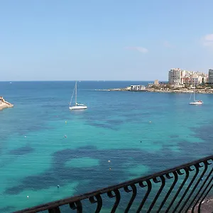 Apartment Spinola Bay Top Floor Seafront 3 Bedroom With Panoramic Sea Views - By Getawaysmalta, Saint Julian's